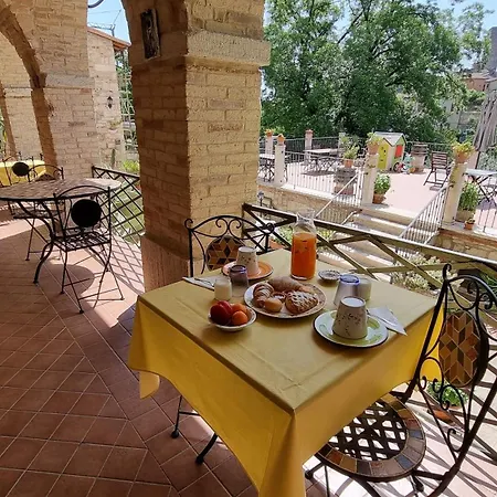 Antico Borgo Piceno Bed & Breakfast 3*