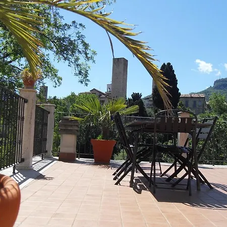 ベッド・アンド・ブレックファスト Antico Borgo Piceno 4*