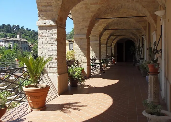 Antico Borgo Piceno Bed & Breakfast 4*